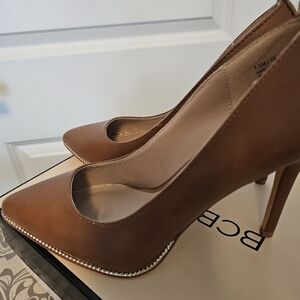BCBG Pumps (New) Size 7.5M - Cognac